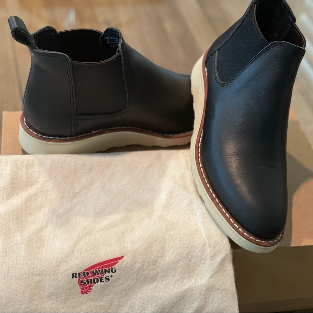 Red Wing women’s classic Chelsea boots